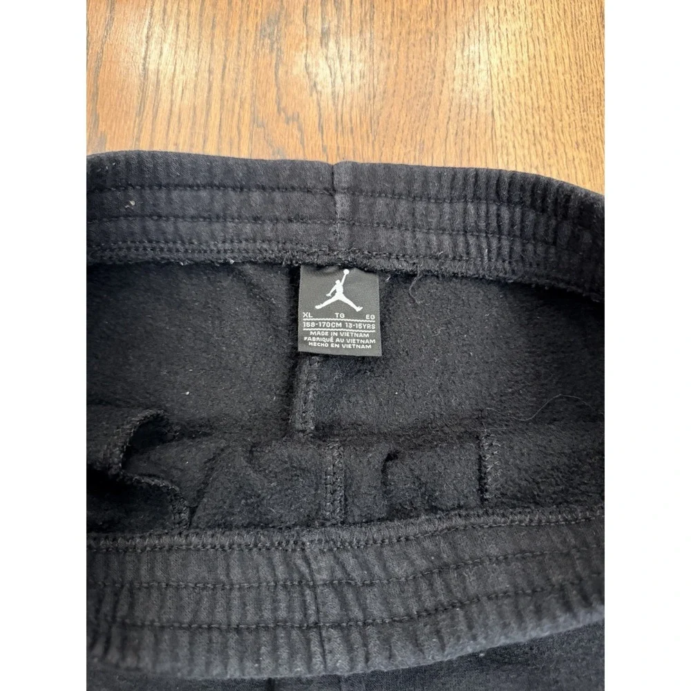 Nike Air Jordan Joggers Youth Size XL Black Sweatpants Red‎ Logo